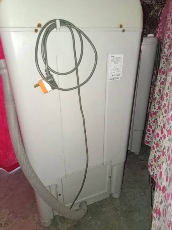 Haier Washing Machine & Dryer 4