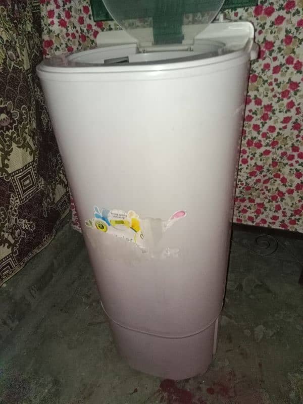 Haier Washing Machine & Dryer 8