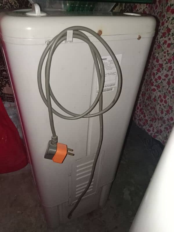 Haier Washing Machine & Dryer 9