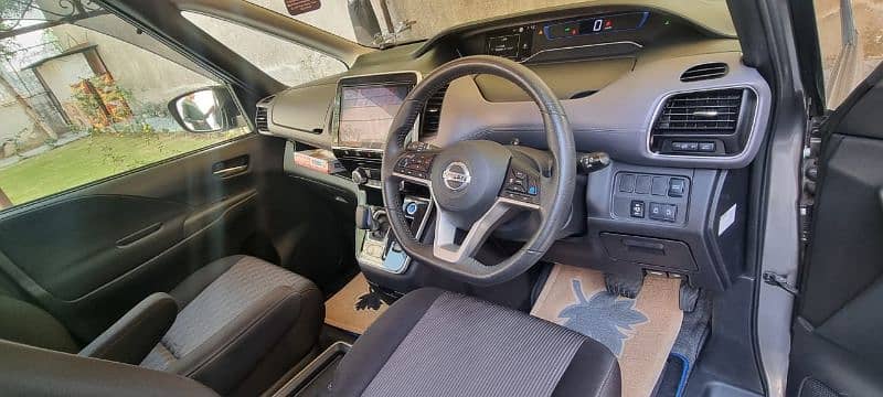 NISSAN SERENA Auto Pilot Top of the lane Varient :- Highway Star 4