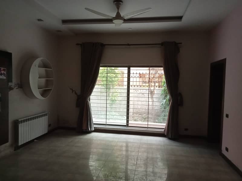 02 Kanal Slightly Used Bungalow For Sale In DHA Phase 3 Lahore 8