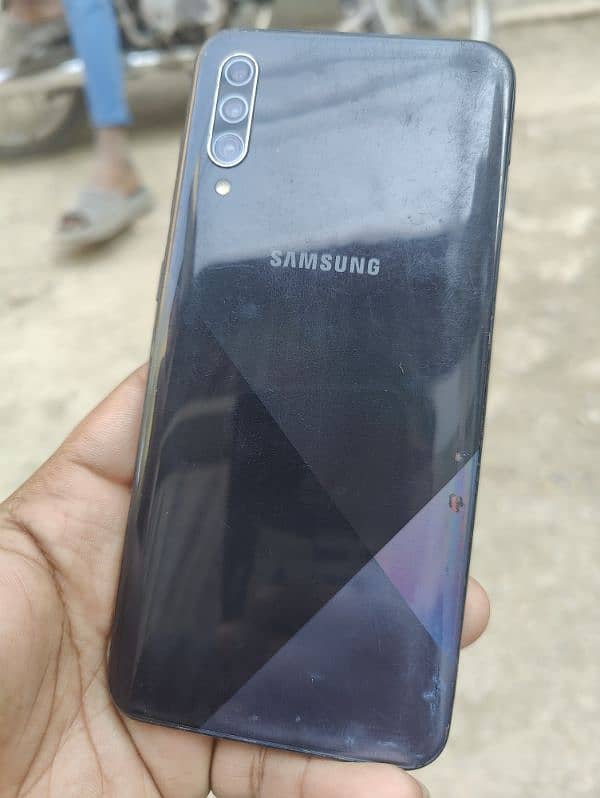 Samsung A30s 1