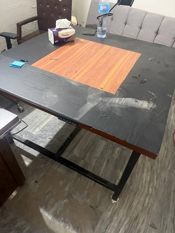 urgent sale working 2 table for sale 4x4 0