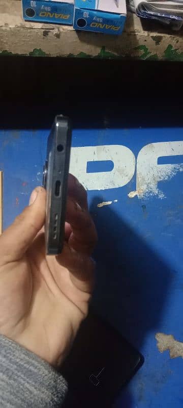 Infinix Hot 40 model X6836 3