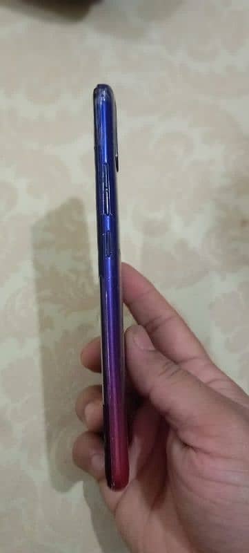 I m selling my phone in v good condition only new bettery installed 2