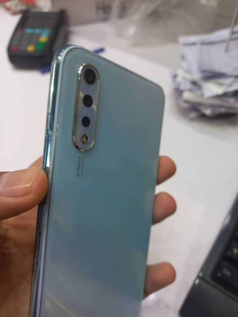 Vivo S1 with Front Finger 4