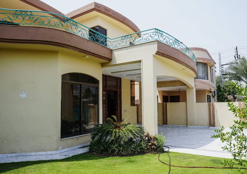 01 Kanal Modern Design House For Rent In DHA Phase 2 Lahore. 1