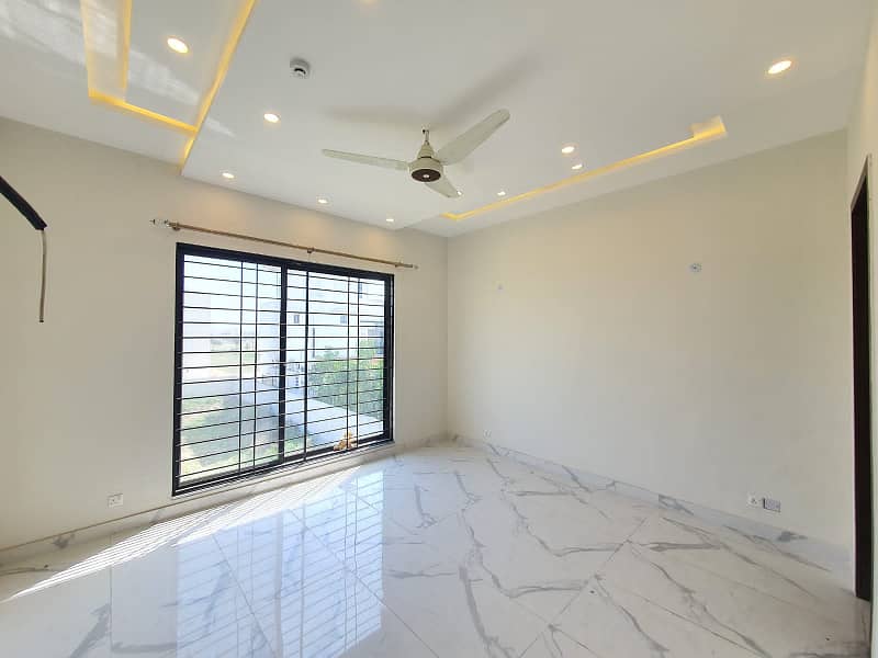 01 Kanal Modern Design Brand New House For Rent In DHA Phase 6 Block-L Lahore. 3