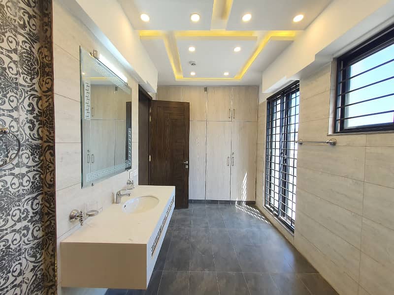 01 Kanal Modern Design Brand New House For Rent In DHA Phase 6 Block-L Lahore. 12