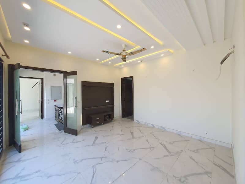 01 Kanal Modern Design Brand New House For Rent In DHA Phase 6 Block-L Lahore. 17