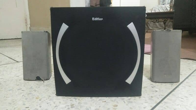 Edifier speaker set 0