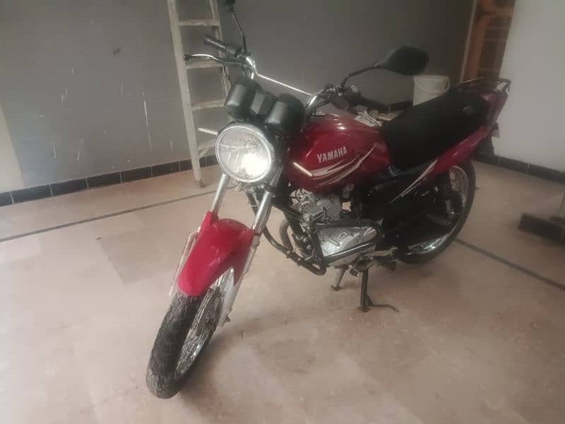 very good condition yahama bike 4