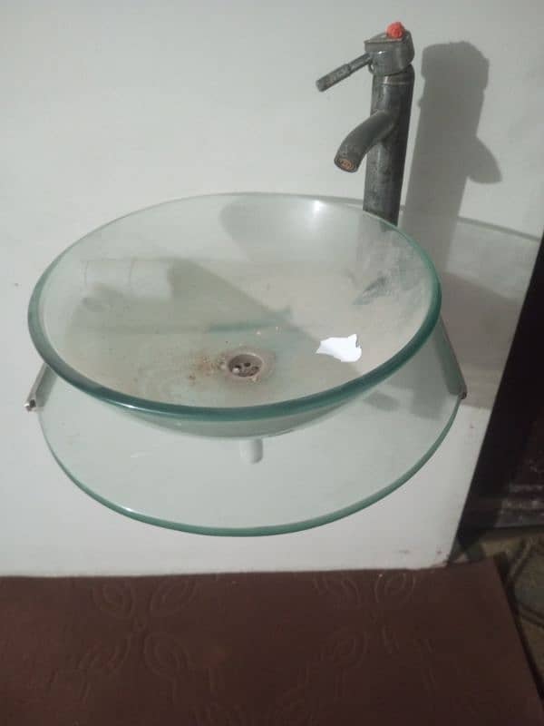 glass vanity 0