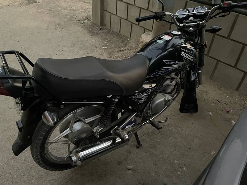 Suzuki GS-150 4