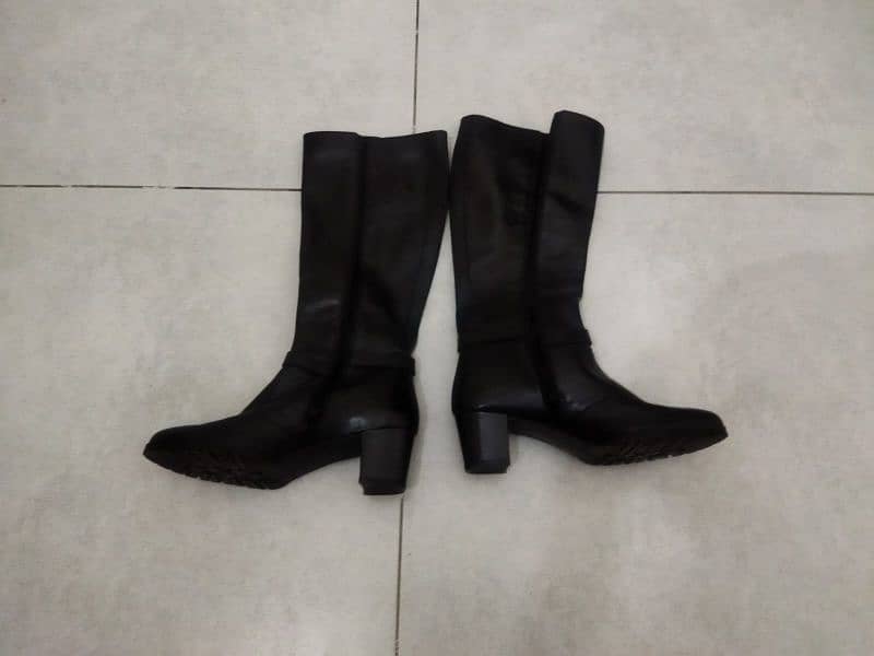 Black Longshoes 1