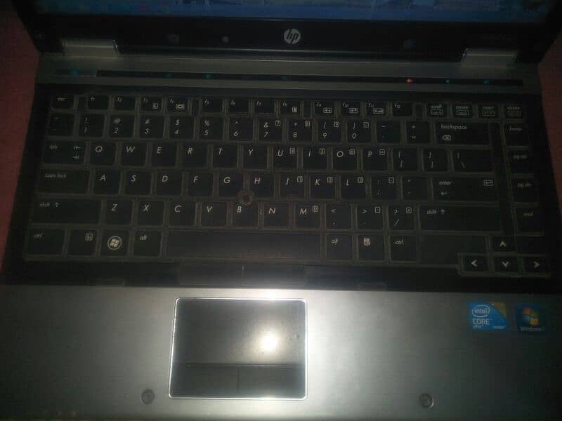 HP laptop Eilit book window 7 he 4