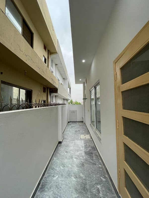 **Modern Duplex with Stylish Design – 4 Beds, 4 Baths** 8