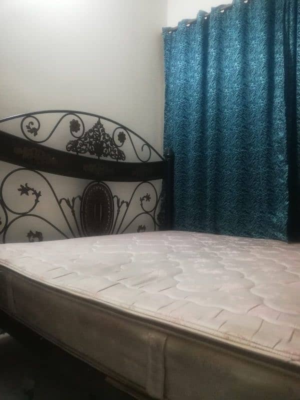 King size metal bed 2