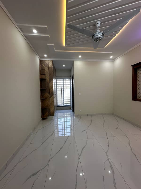 10 Marla (35x70) Well-Designed House For Sale In G-13, Islamabad 13