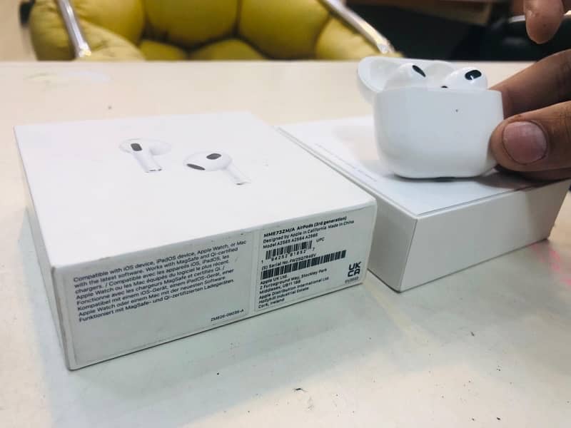 Apple AirPods 3rd generation 1