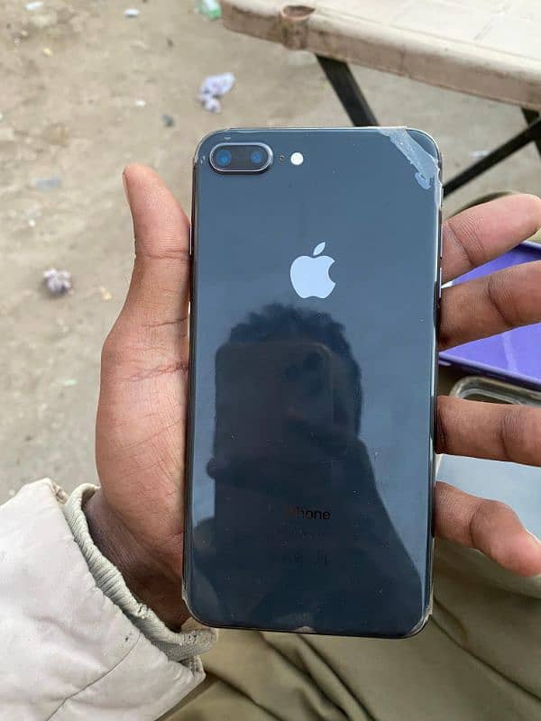 I phone 8 plus 64 gb 6