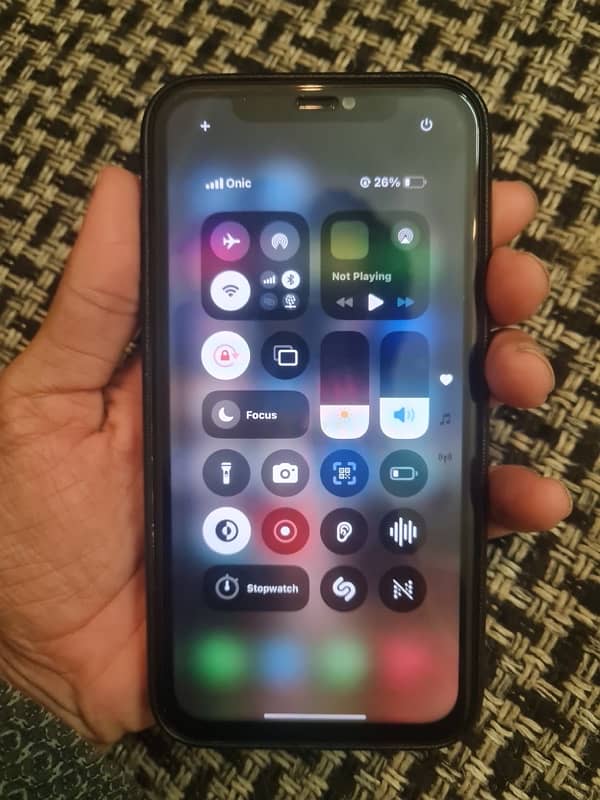 iPhone 11 factory unlocked 4