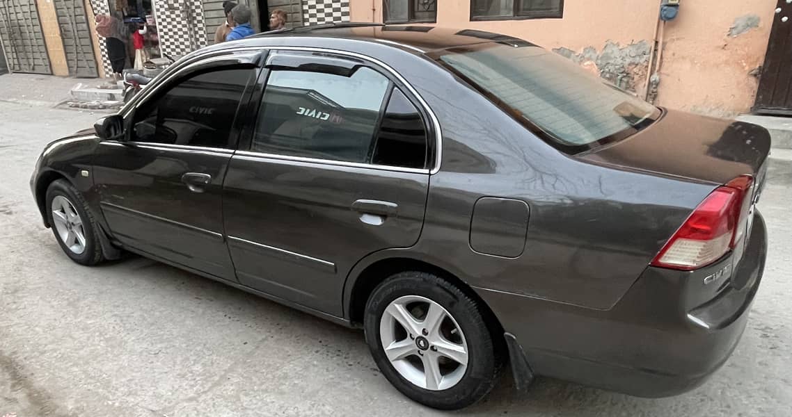 Honda Civic Oriel 2005 5