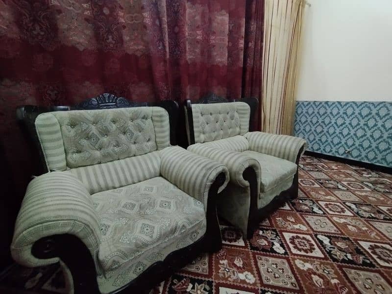 chonoti 7 seater sofa with dewan with 3 tables 0