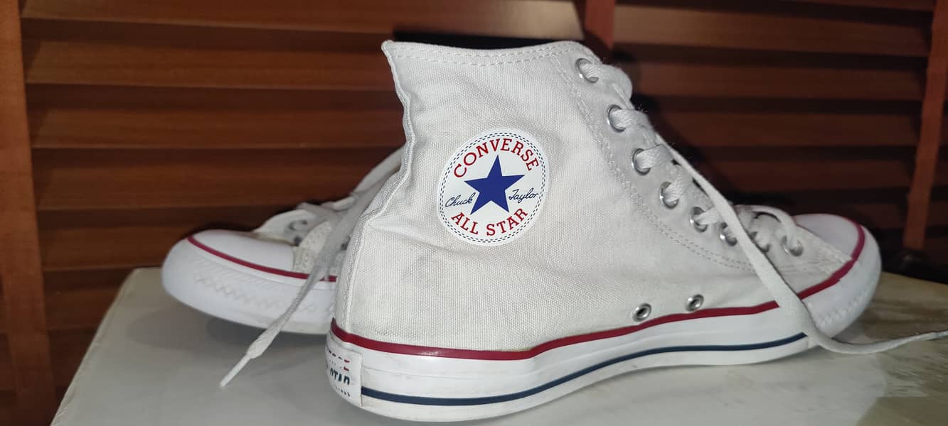 Converse All Star High (Chuck Taylor) – White Sneakers 1