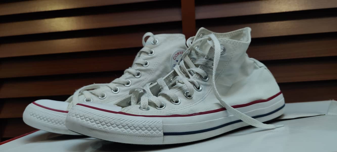 Converse All Star High (Chuck Taylor) – White Sneakers 2