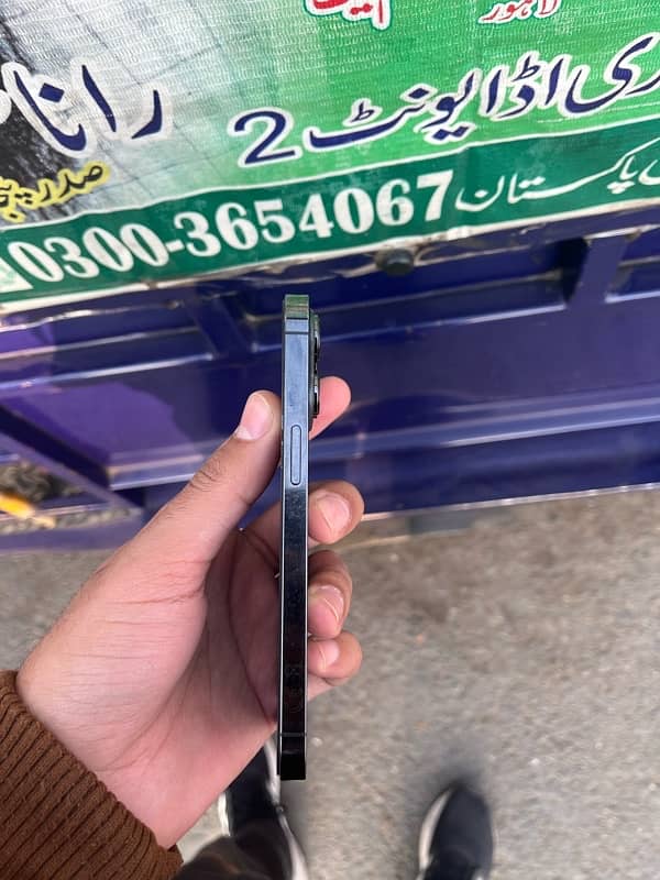 iPhone 13 pro Factory Unlocked fu 2