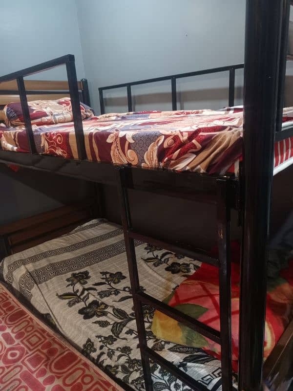 new condition iron bed 1 month use only 1