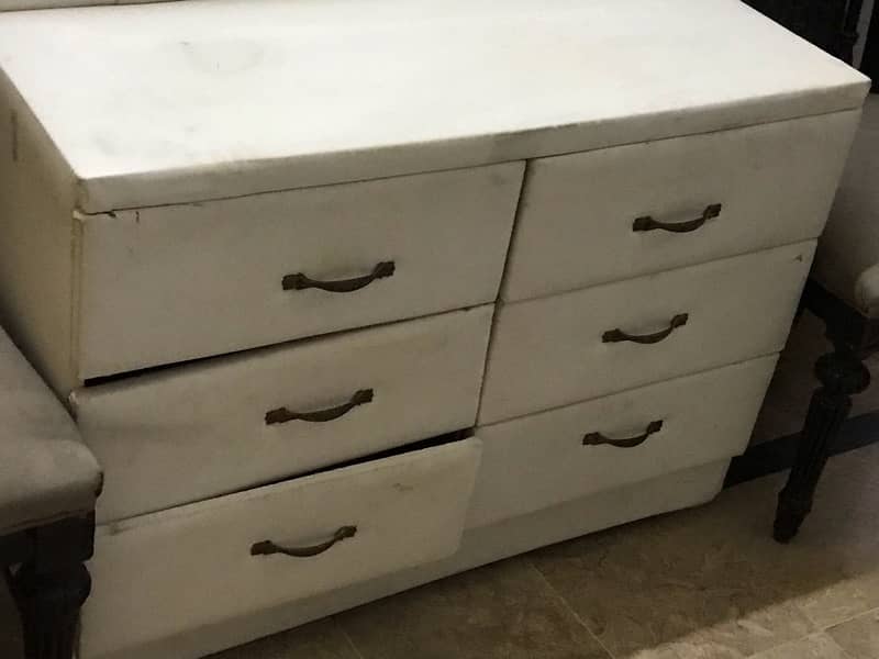 white color double bed with 2side tables and dressing table is forsale 0