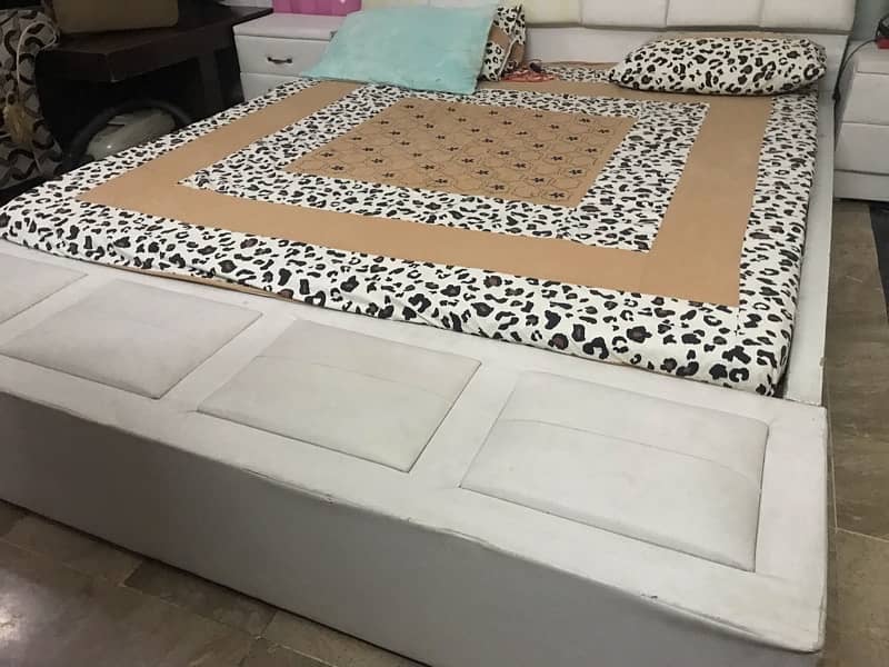 white color double bed with 2side tables and dressing table is forsale 4