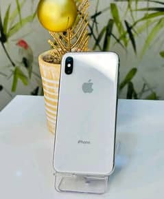 iPhone x.  256 GB 03220889193 my whatsapp number