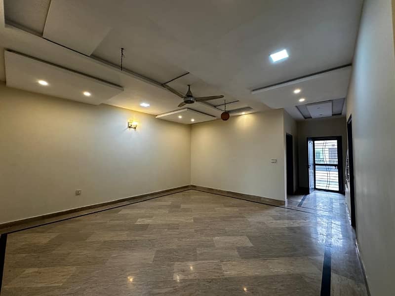 7.5 Marla Owner Build Double Unit House For Sale R Block Johar Town 8