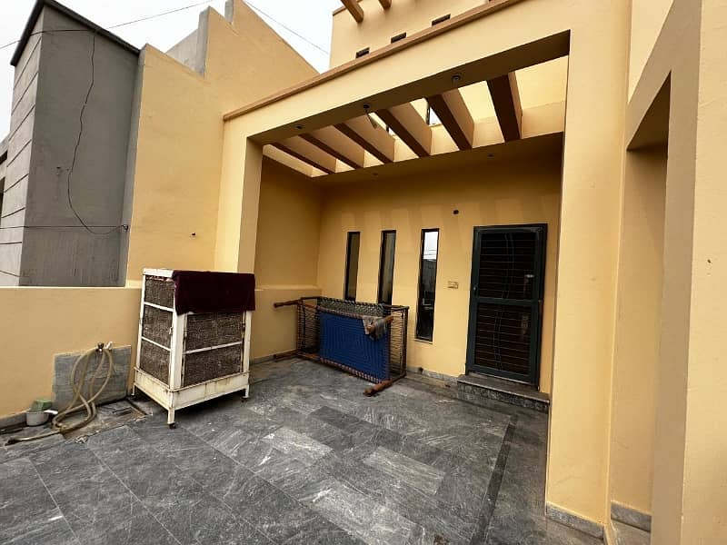 7.5 Marla Owner Build Double Unit House For Sale R Block Johar Town 16