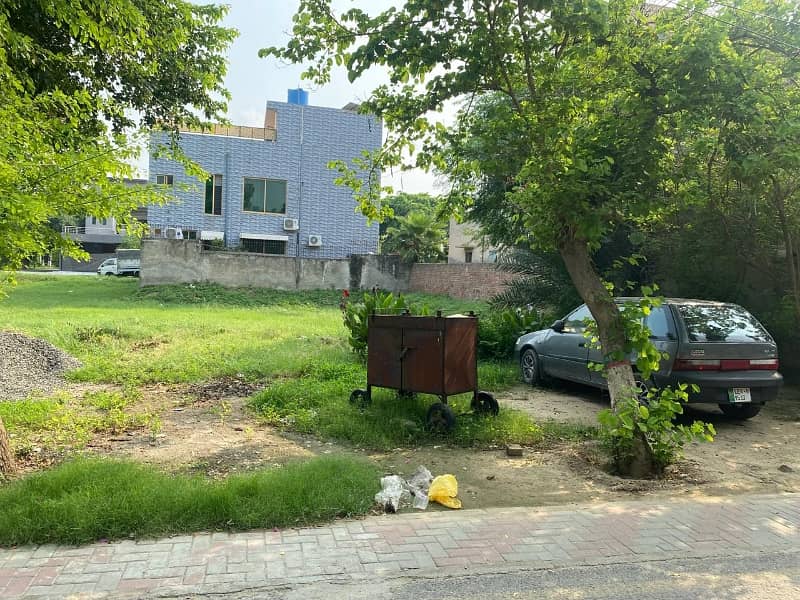 1 Kanal Facing Park Plot For Sale In Pcsir Phase 2 Johar Town 3