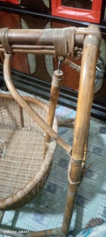 baby swing jhola wood made achi condition 4