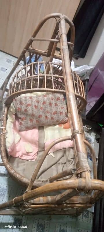 baby swing jhola wood made achi condition 5