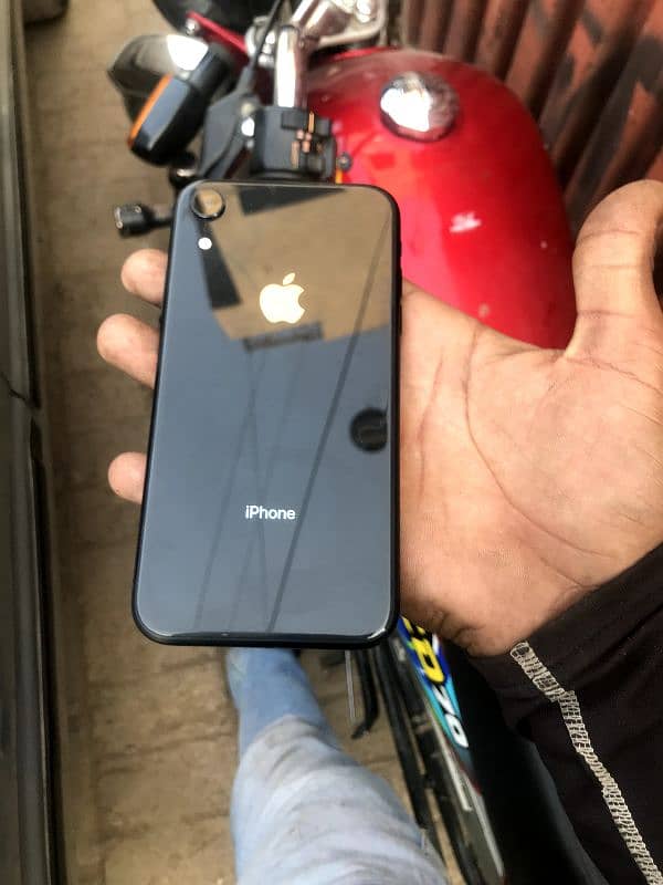 I PHONE XR 7