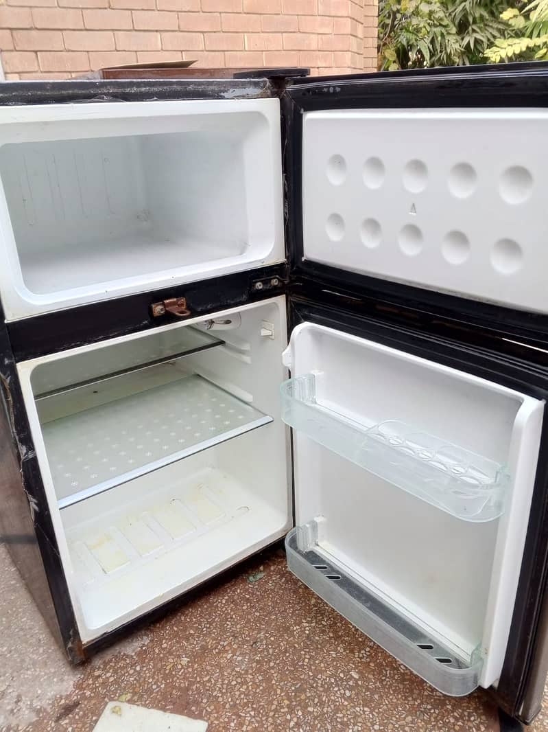 Rays Mini Fridge-Excellent fridge 4