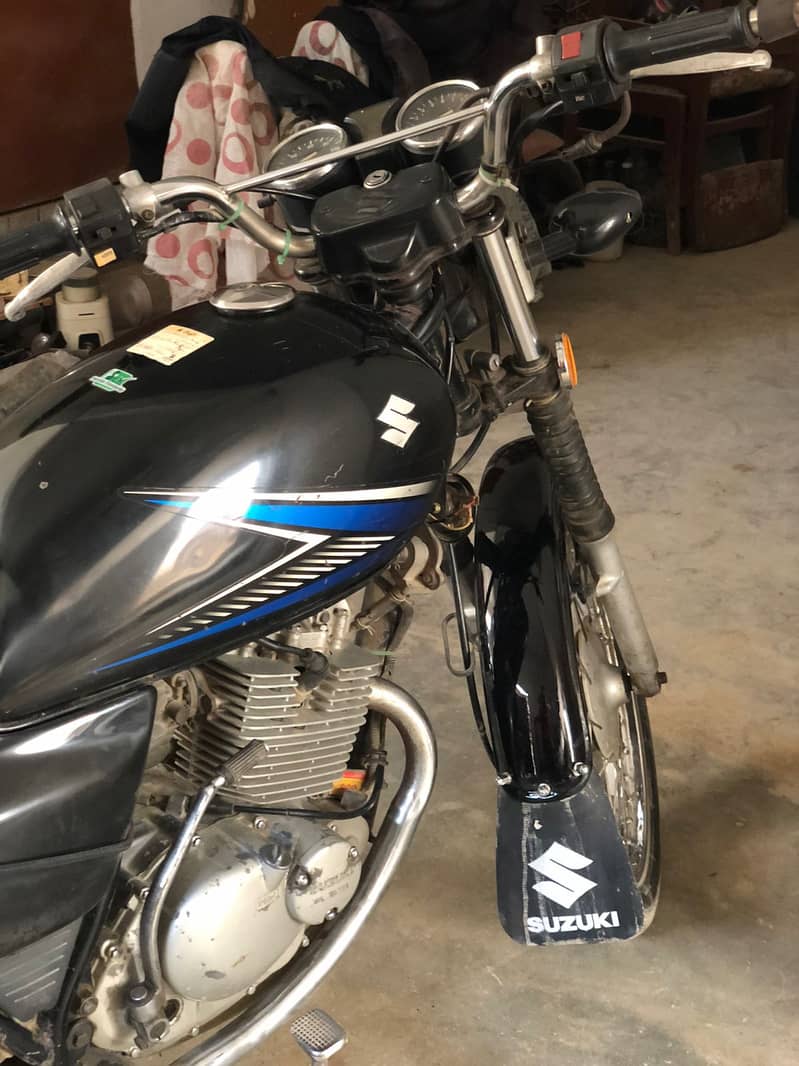 Suzuki GS 150 2016 6