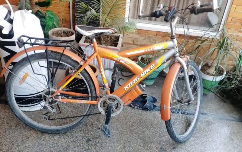 slightly used bicycle 0