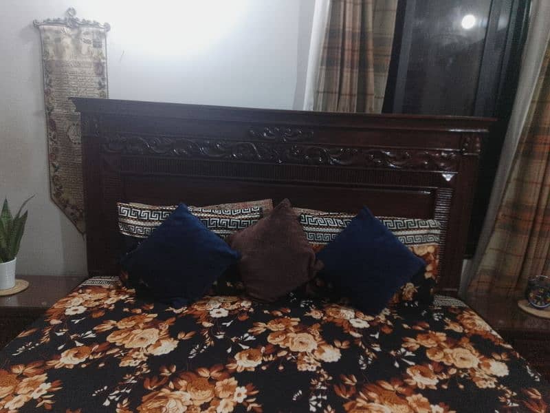 Pure Sheesham Wood Bed With Beautiful Carvings (without mattress) 5