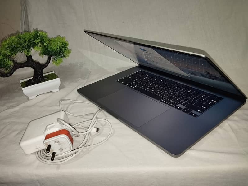 Macbook Pro 2019 i9 16GB 1TB 1