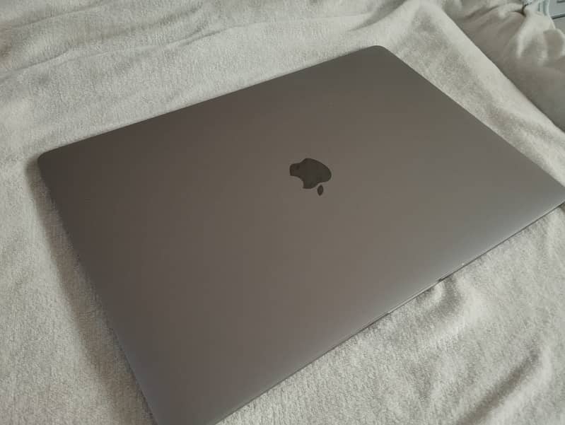 Macbook Pro 2019 i9 16GB 1TB 4