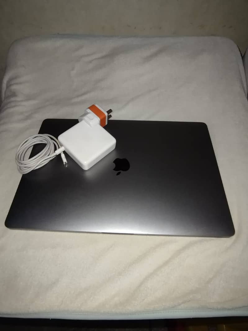 Macbook Pro 2019 i9 16GB 1TB 7