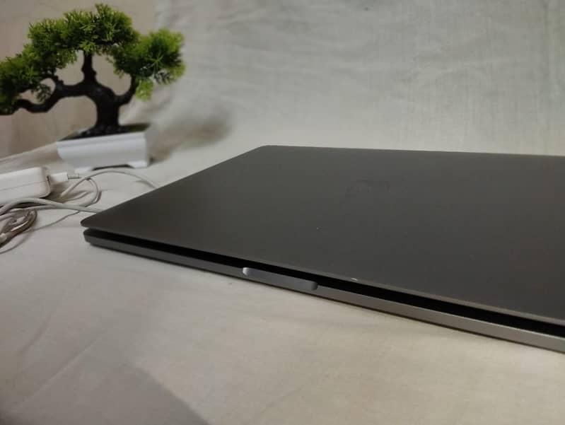 Macbook Pro 2019 i9 16GB 1TB 8