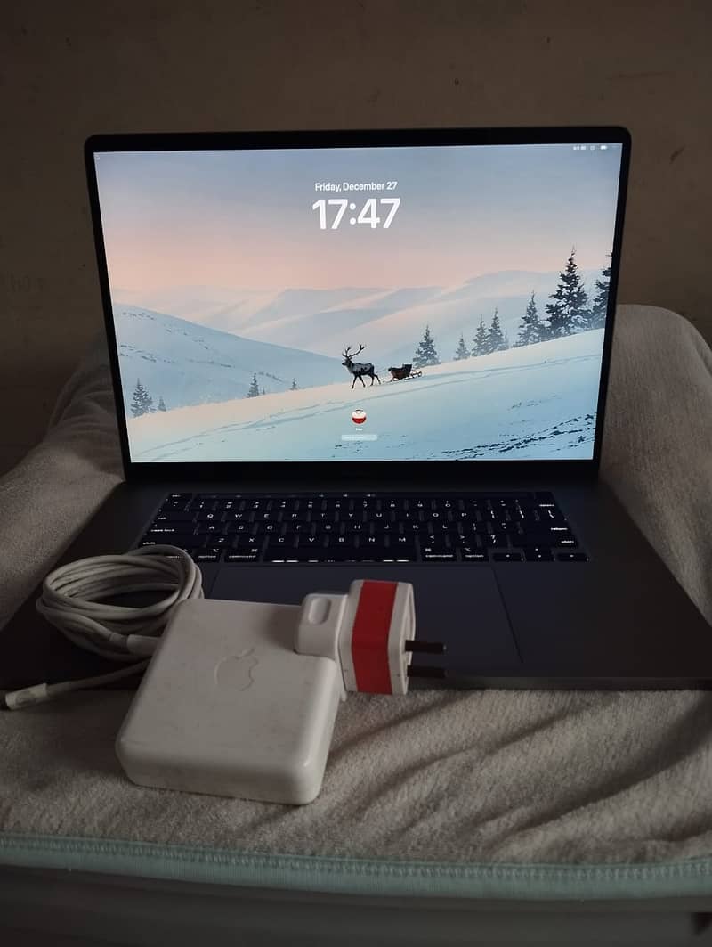 Macbook Pro 2019 i9 16GB 1TB 10